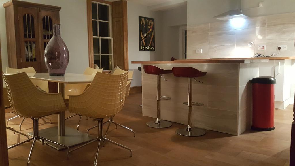 Grigshot Apartment Страуд Екстериор снимка